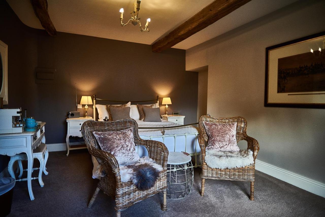 Plough Inn Lupton Exteriér fotografie